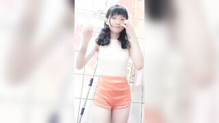 台灣基隆美少女【林雅雯】流出 超甜美妹妹欲求不滿摳穴爆漿~清純外表淫蕩內心反差強烈~4