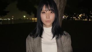 日本公園搭訕美女 帶回房間69吃雞舔奶摳逼淫水泛濫 高潮迭起小穴都操紅了