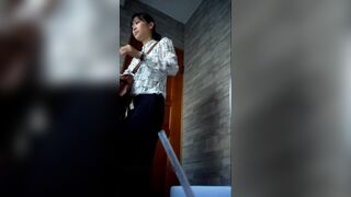 女廁偸拍小姐姐~ 美女如雲 姿態百出 賞逼賞臉-12