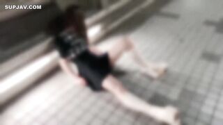 日本超漂亮的白皙美女被檢屍帶回酒店 竟然把毛刮得很幹凈 被兩男輪流玩 狠操內射