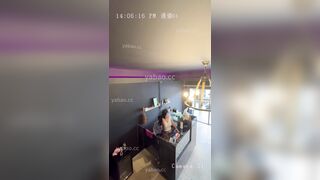 監控偷拍 巨乳前台收銀李雅下午和老闆在櫃臺啪啪性愛