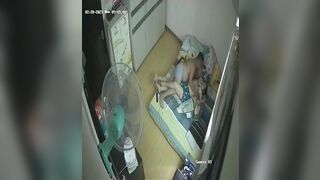 家庭攝影機真實偷拍 性生活頻繁的性福夫妻日常 大奶肥臀騷妻特別主動 女上位內射