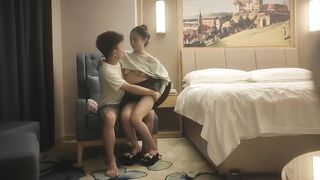 這樣太敏感了 我喜歡插的感覺 你會把我搞傷的 別哭了 我溫柔一點 漂亮大奶美眉說話甜美