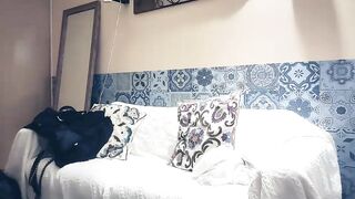 趙總探花 性感露肩裝妹 沙發上舌吻舔奶摸逼 抱起來抽插撞擊啪啪啪