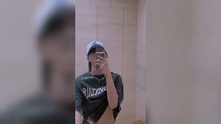 M系高顏值女神 母嬰室