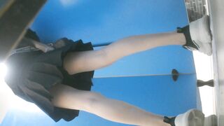 公廁偷拍 極品顏值小美女-01