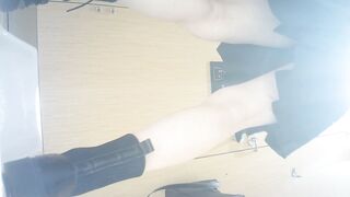 公廁偷拍 極品顏值小美女-04