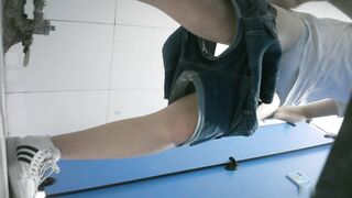公廁偷拍 極品顏值小美女-07