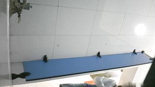 公廁偷拍 極品顏值小美女-08