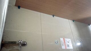 【廁拍】酒吧黑絲 白絲蘿莉 -04