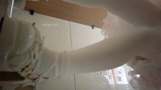 【廁拍】酒吧黑絲 白絲蘿莉 -10