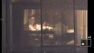 【酒店窗外偷拍】落地窗前做愛最刺激1