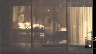 【酒店窗外偷拍】落地窗前做愛最刺激1