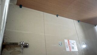 【廁拍】酒吧黑絲 白絲蘿莉 -11