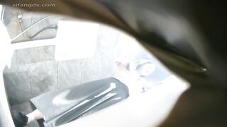 KTV女廁偷拍 大長腿美女 漂亮的秘密花園-03