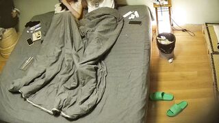 攝影機偷拍大學生情侶 青春女孩被男友射了一嘴後再吃外賣3