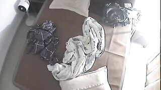 家庭攝影機偷拍夫妻日常性生活，大叔性慾強，做愛很頻繁 2