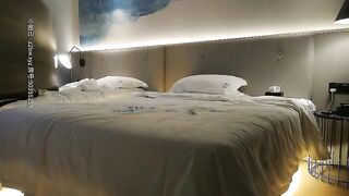 肌肉佬尋花 明星臉兼職空姐 小屁股特別翹