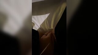 被金主包養的校花寵物，穿著各種情趣制服在床上同時被兩個人猛操，完美露臉口交兩根雞巴，趴在地上當隻母狗~ 5